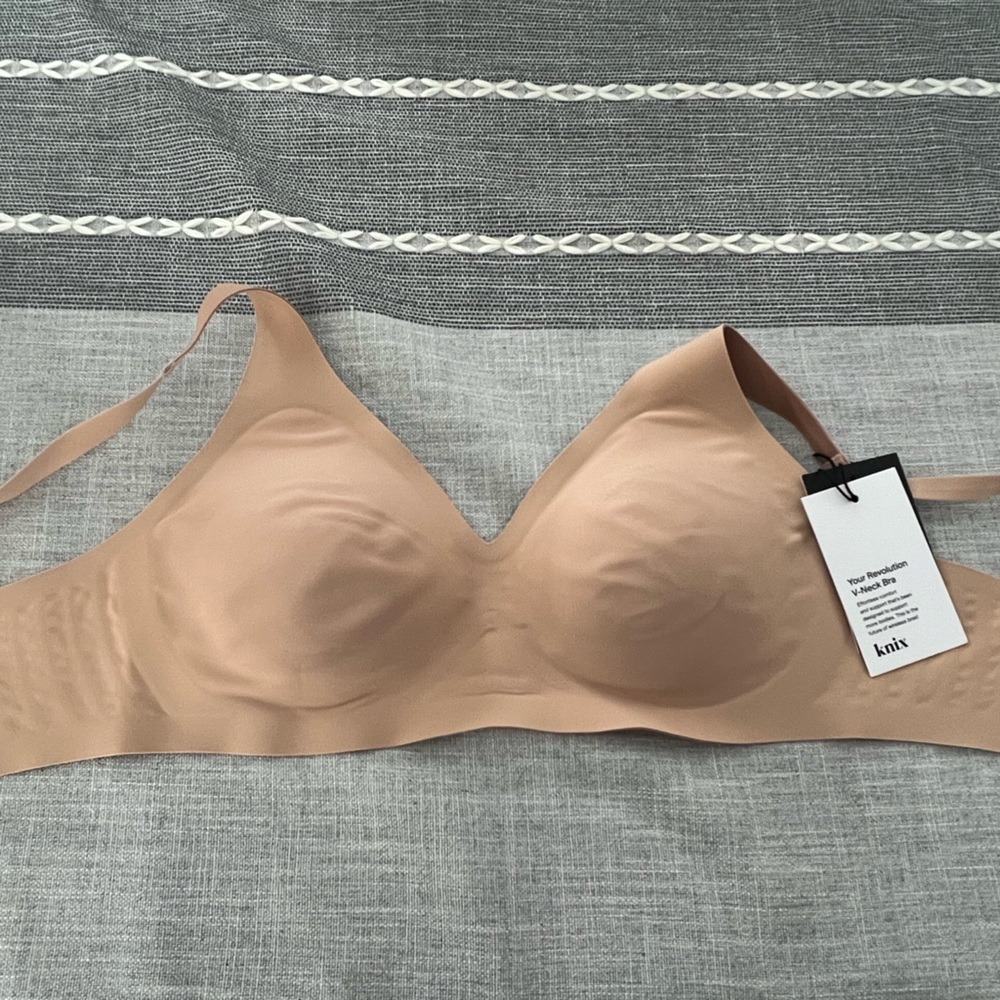 Knix revolutionary v-neck bra